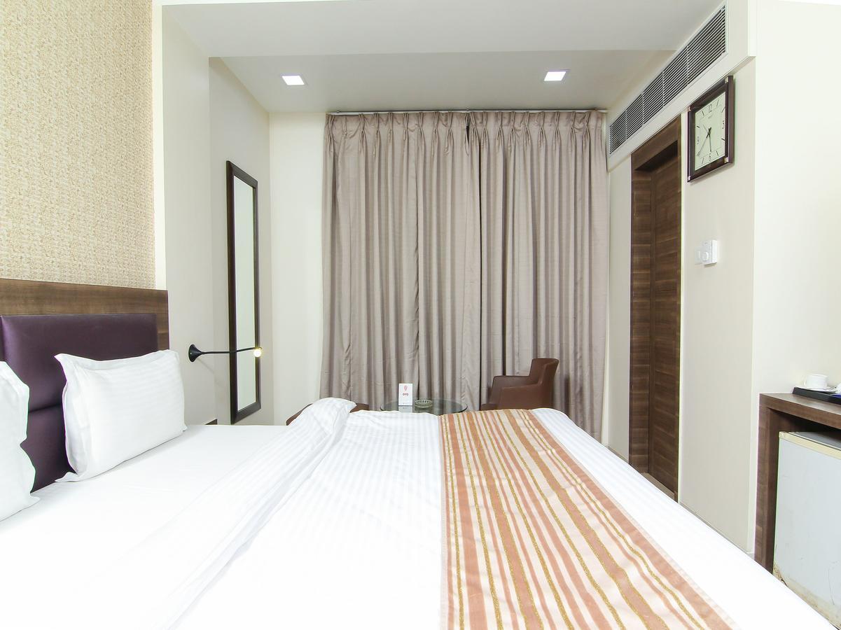 Oyo 12496 Skyotel Hotel Lucknow