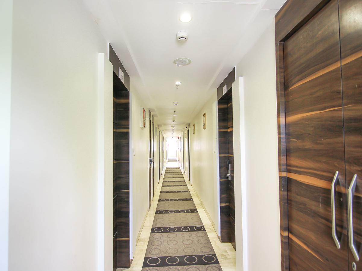 Hotel Oyo 12496 Skyotel 3*