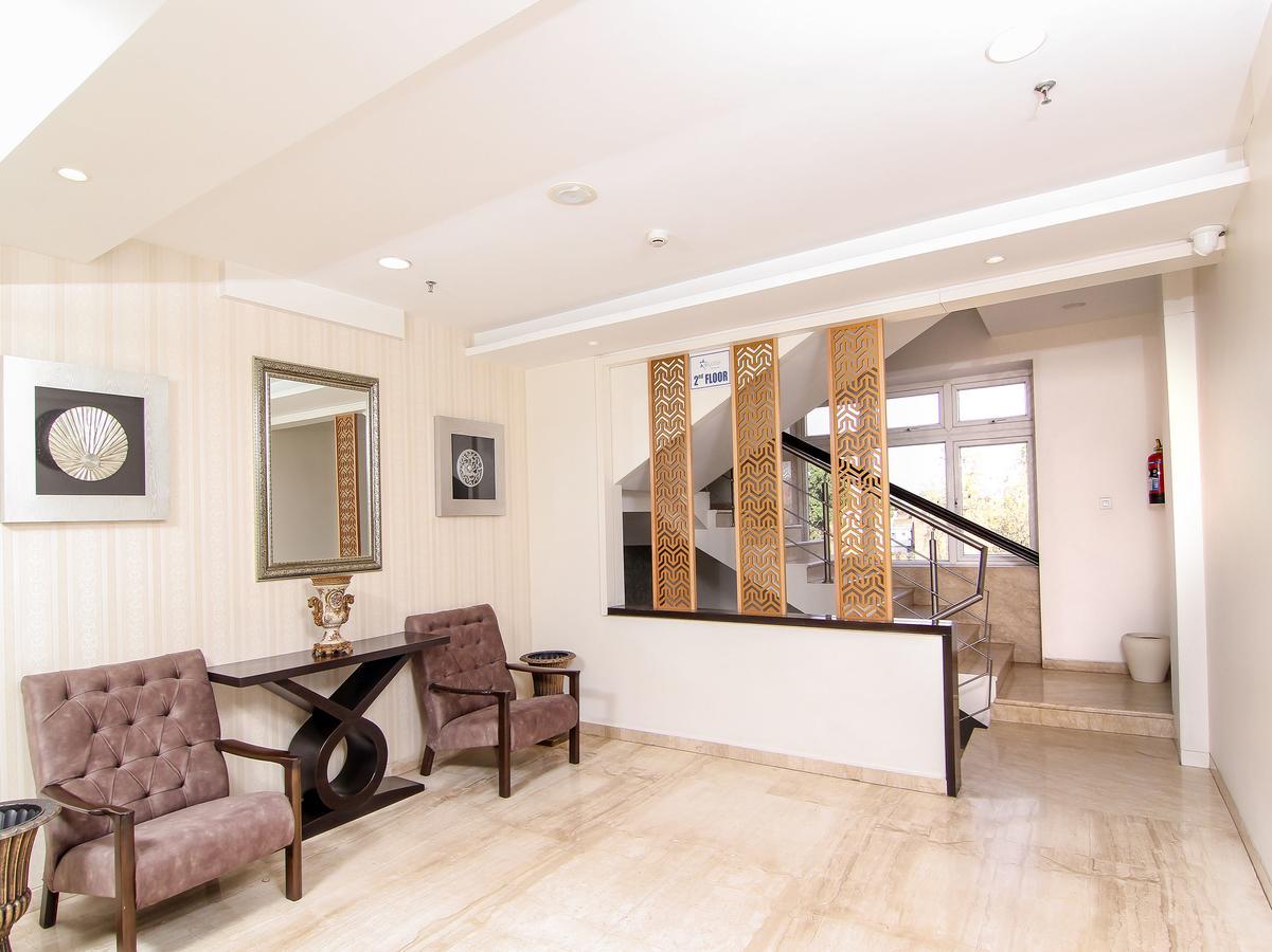 Oyo 12496 Skyotel 3*