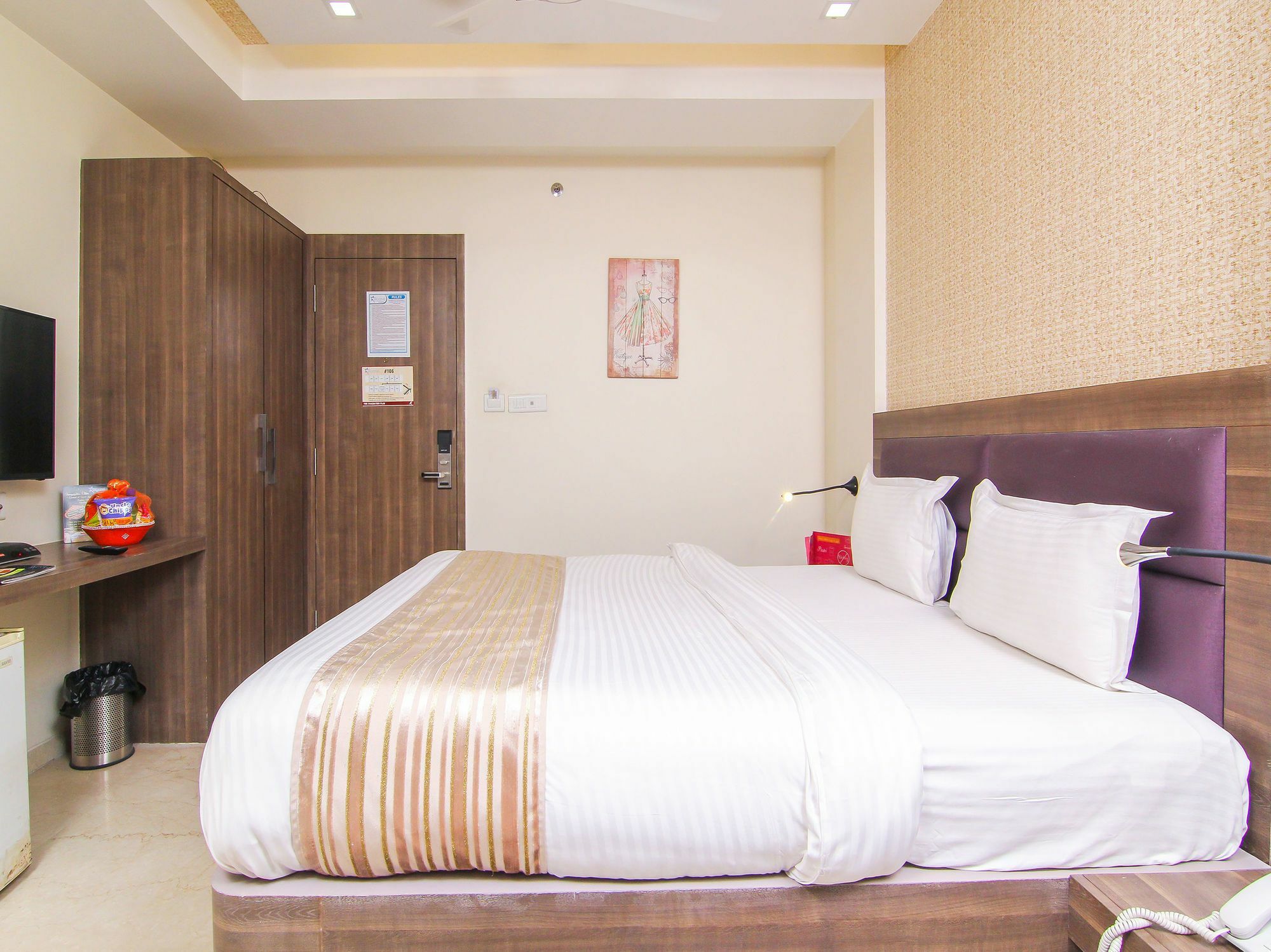 Oyo 12496 Skyotel Hotel Lucknow
